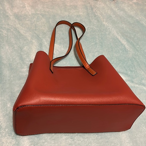 A brown maroon color purse - Picture 1 of 6